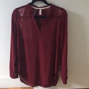 Long sleeve maroon top